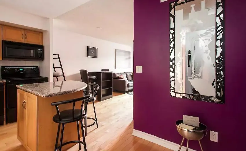 Apartment Lovely Homestyle Condo Toronto
